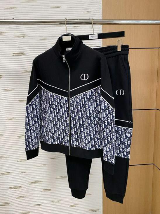Picture of Dior Sweater Suits _SKUDiorM-3XLkdtr23138499